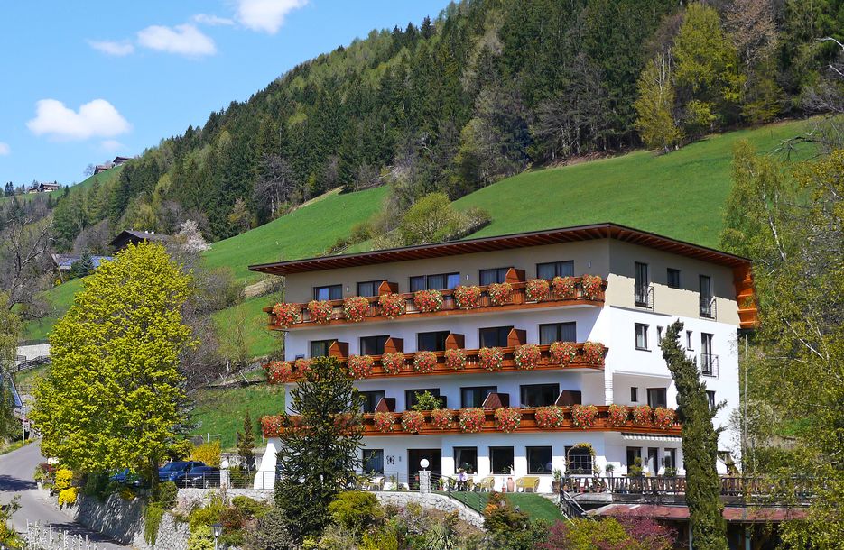 Pension Hahnenkamm 3 Sterne - Schenna, Südtirol Pension Hahnenkamm