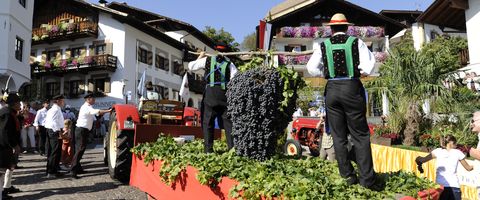 Herbstfest der Schützen in Schenna, Südtirol