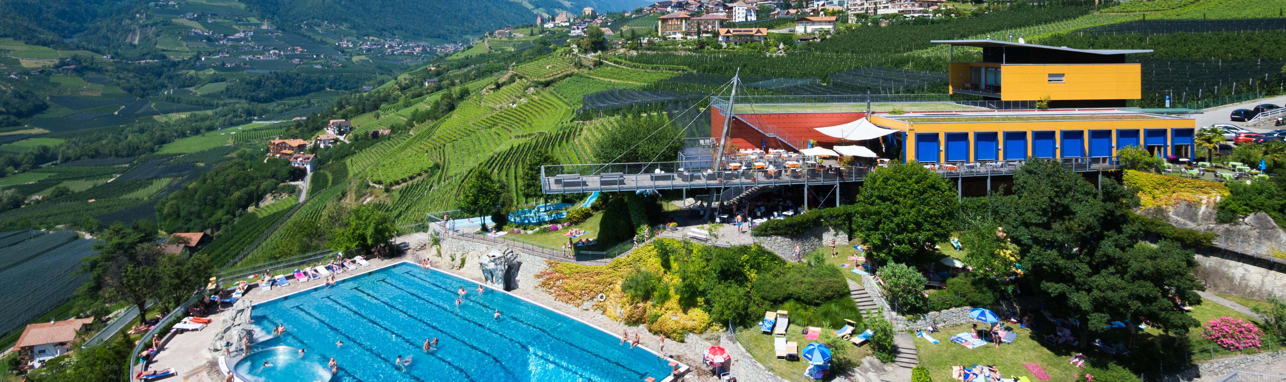 Panorama-Freibad in Schenna, Südtirol