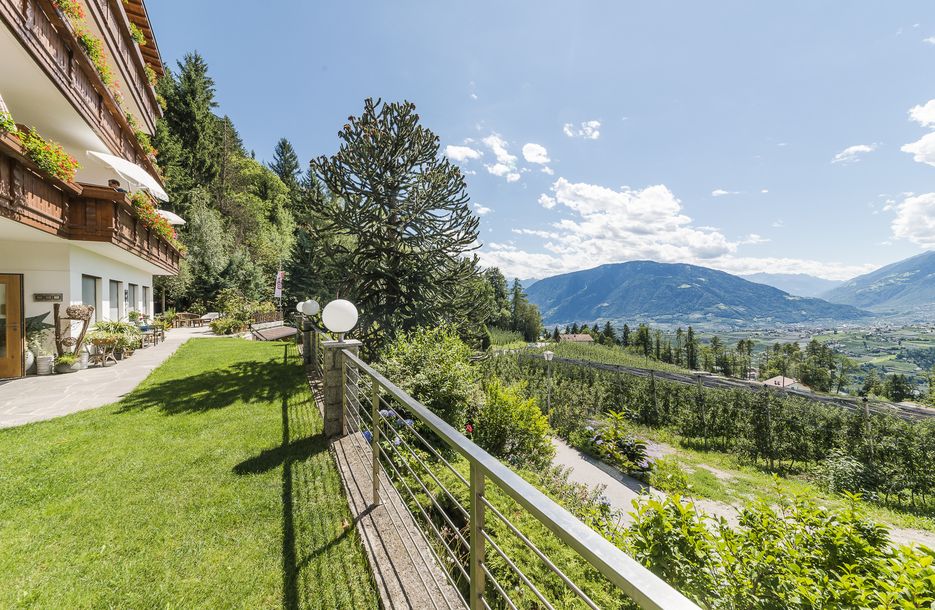 Pension Hahnenkamm 3 Sterne - Schenna, Südtirol Pension Hahnenkamm